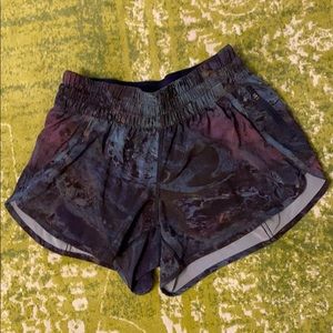 Lululemon tracker shorts RARE GALAXY PATTERN!
